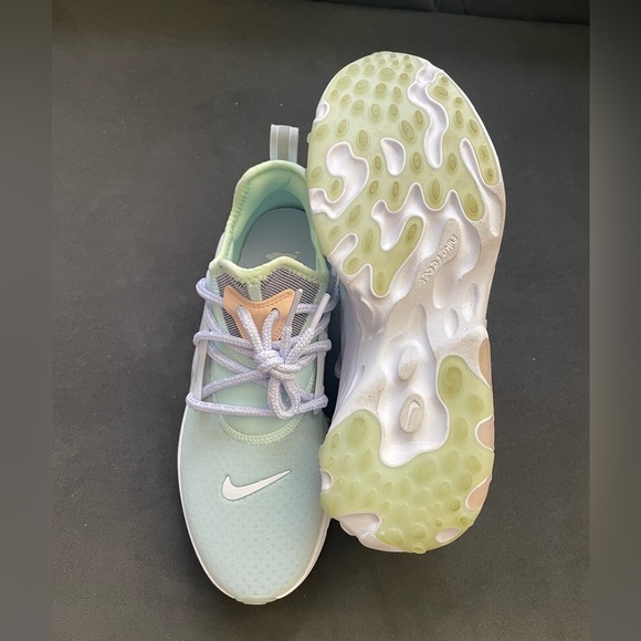 Nike React Presto ( Womens - Size 7 ) - Picture 4 of 7